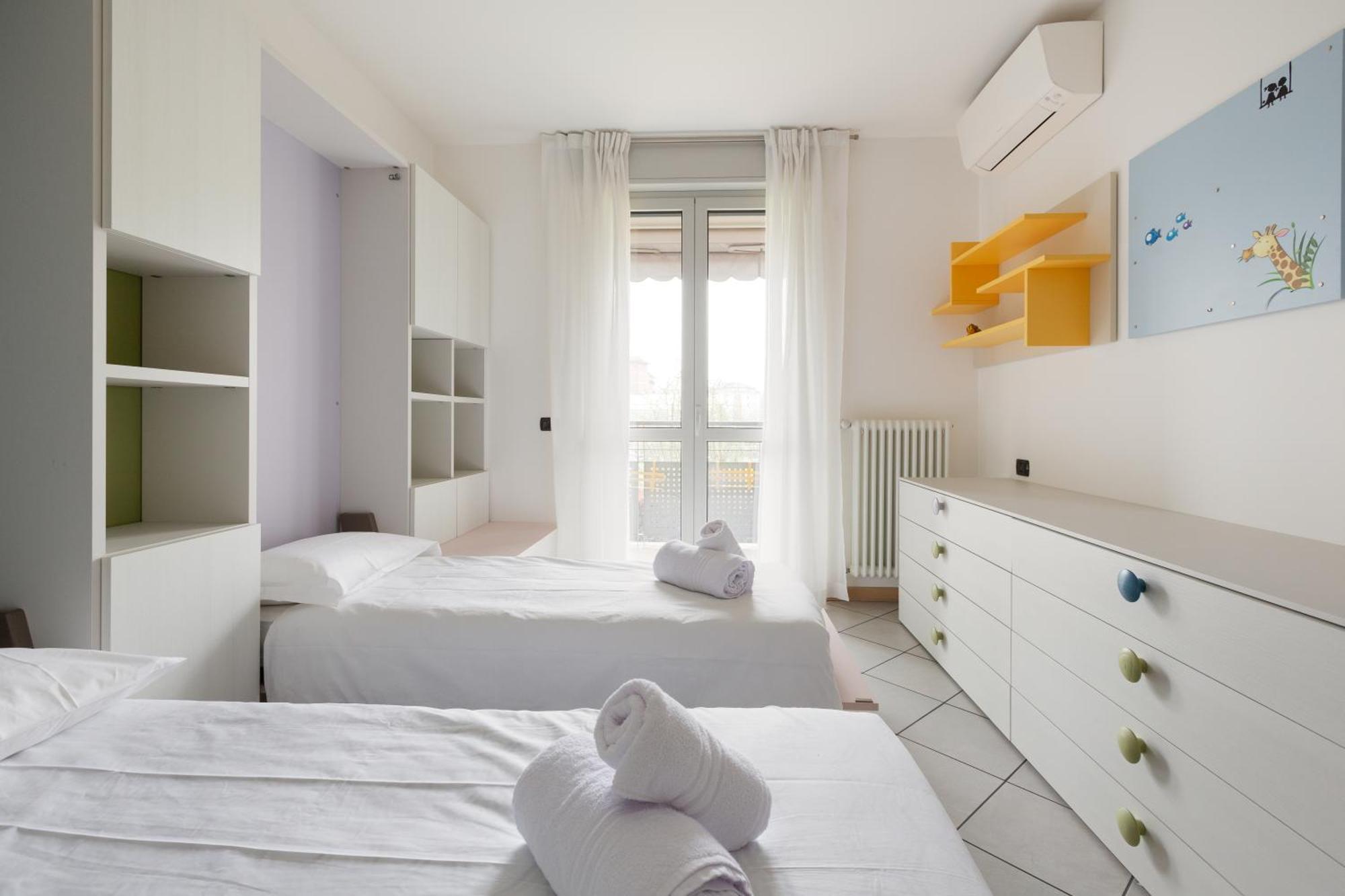 Niguarda - Ampio E Moderno Trilocale * Milan