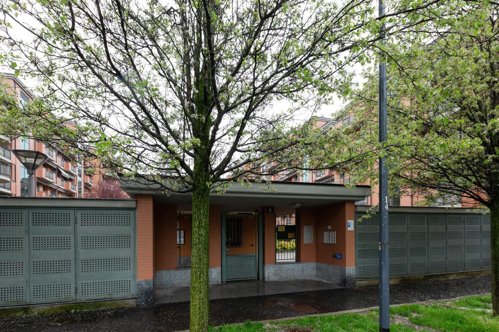 Niguarda - Ampio E Moderno Trilocale Milan